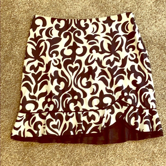White House Black Market Dresses & Skirts - Pattern ruffle bottom skirt